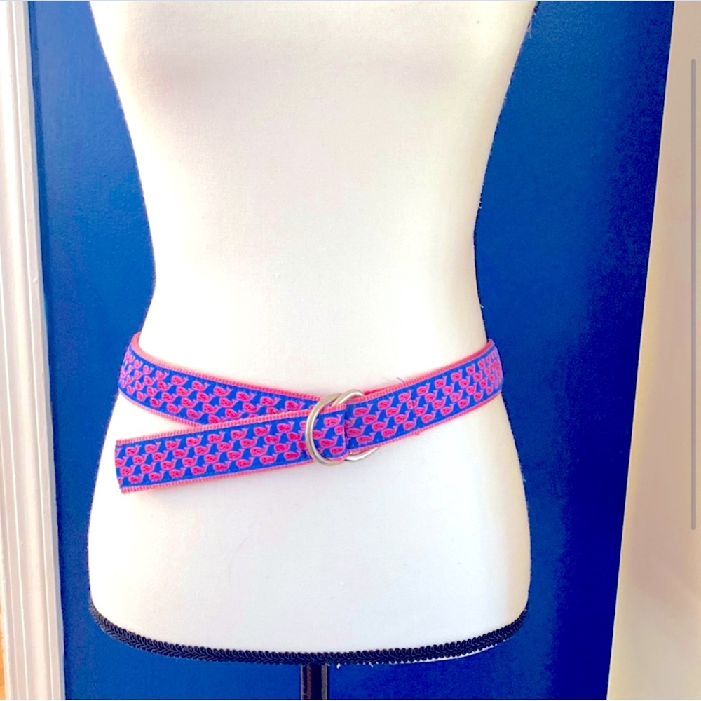 Vineyard Vines - Canvas Blue with Pink Whales